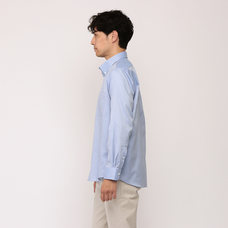 モデル / 着用サイズ: 182cm / シャツ LL