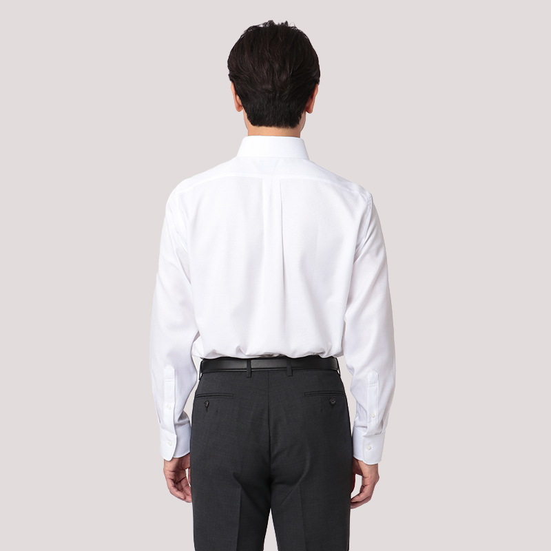 モデル / 着用サイズ: 180cm / シャツ 41-87